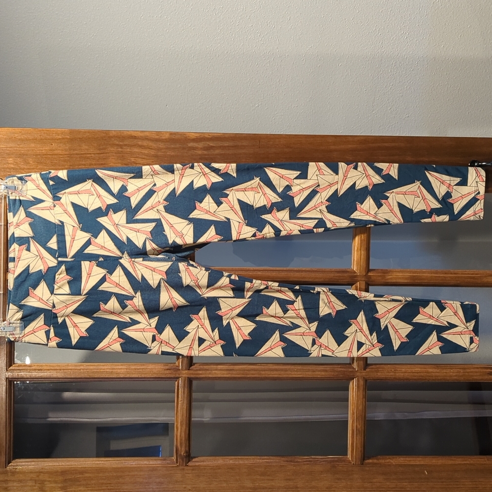LulaRoe Blue Paper Airplane Leggings One Size